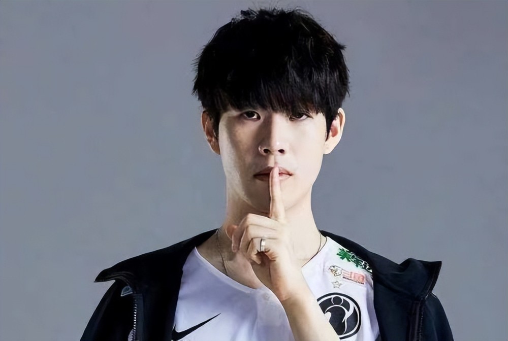 传闻：dev1ce即将加入 100 Thieves